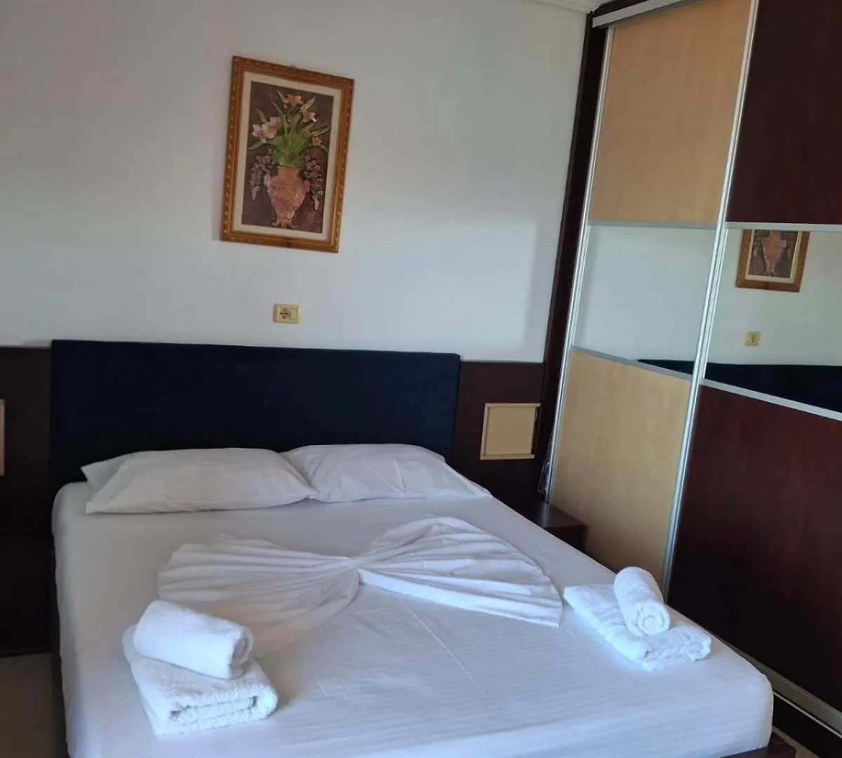 Noel & Lea Apartment Ксамил Албания