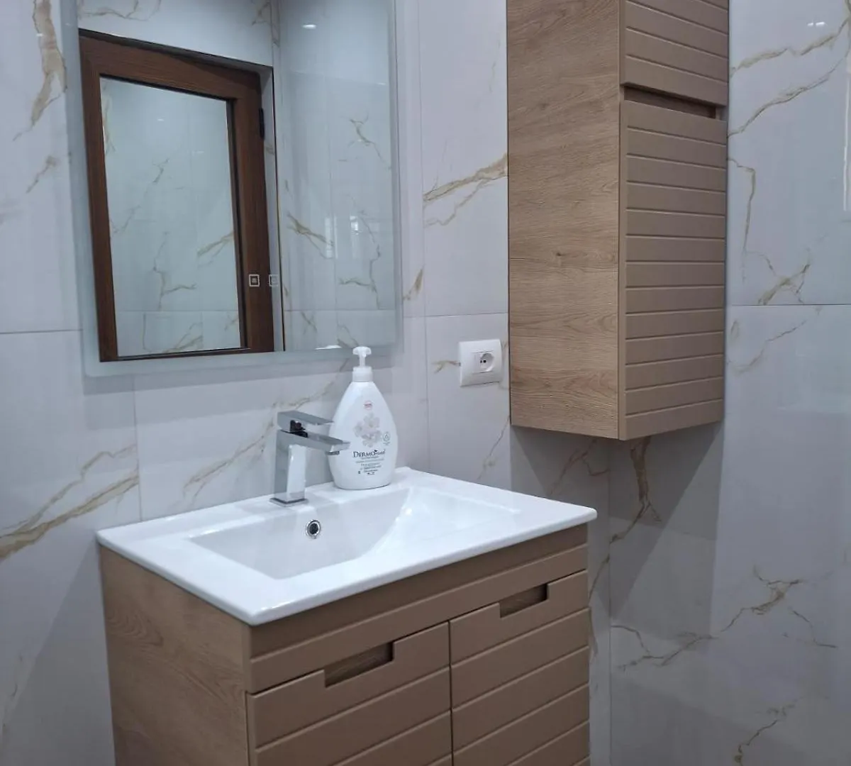 Noel & Lea Apartment Ксамил 0*,  Албания